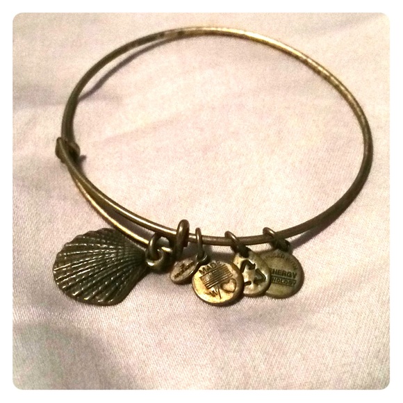 Gold seashell Alex and Ani - Picture 1 of 1